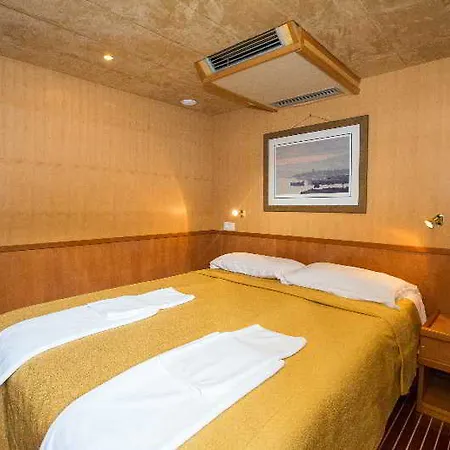 Cruise From Dubrovnik On M/y Dalvin 5*