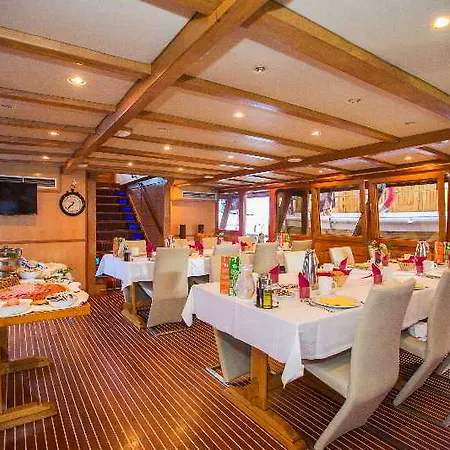 Hotel Cruise From Dubrovnik On M/y Dalvin Šibenik