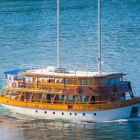 Hotel Cruise From Dubrovnik On M/y Dalvin 5*